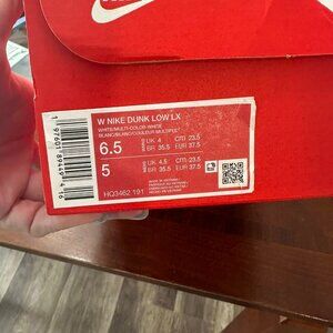 Nike Dunk Low LX